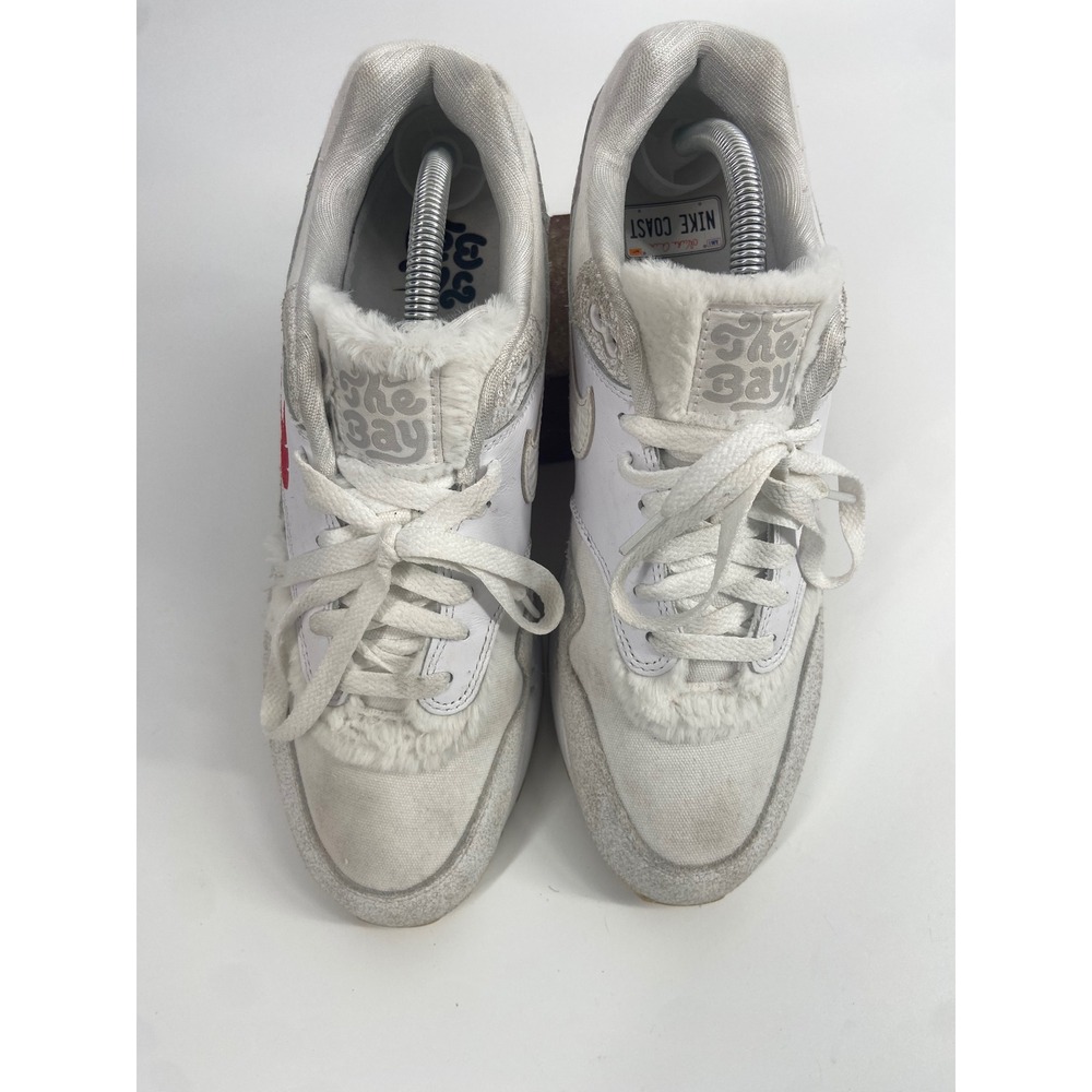Men's Nike Air‎ Max 1 The Bay White Fur Trim Red Feather Athletic Shoes Size 10